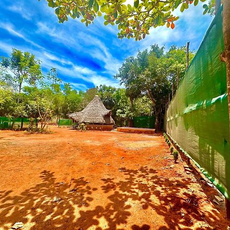 אורוויל Lotus Garden Guest House מראה חיצוני תמונה