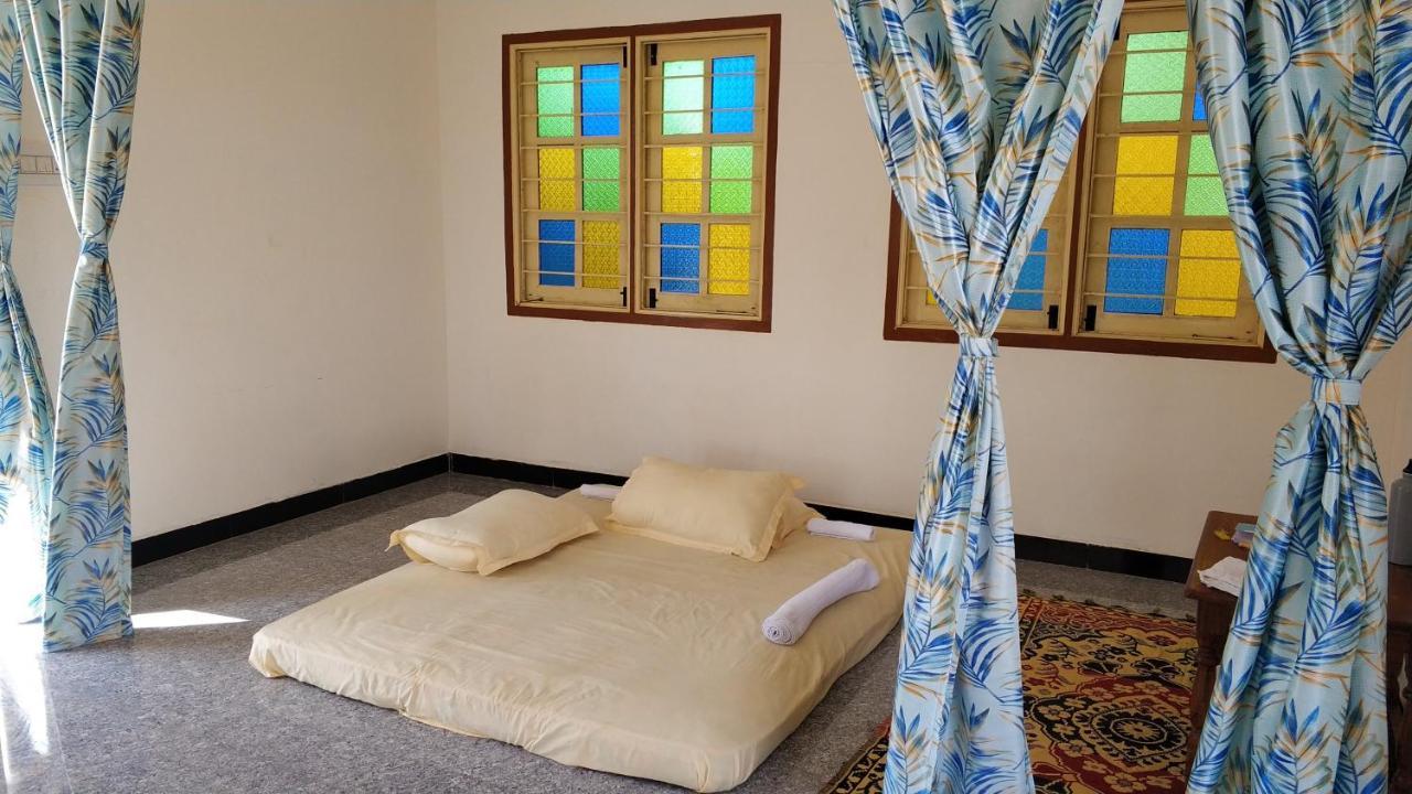 אורוויל Lotus Garden Guest House מראה חיצוני תמונה