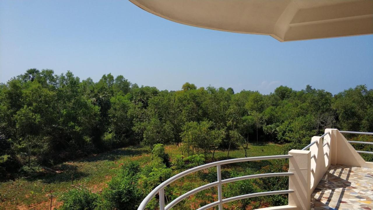 אורוויל Lotus Garden Guest House מראה חיצוני תמונה